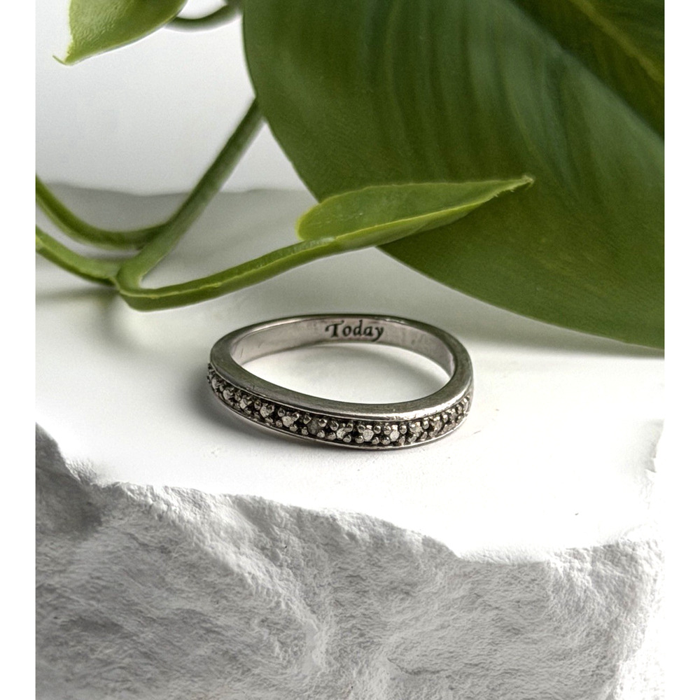 Today Vintage 925 Sterling Silver Diamond Accent Ring Size 7